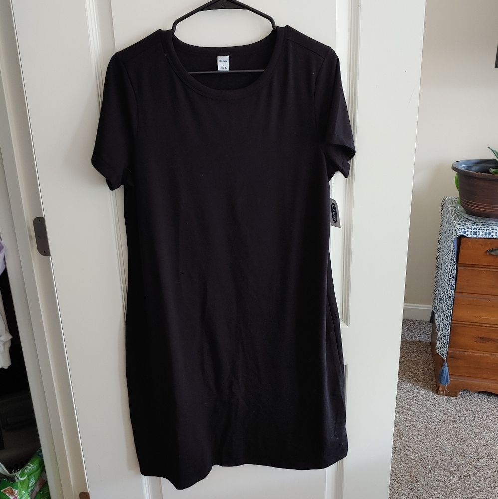 🆕Old Navy Fitted Black Crew Neck Tee Dress